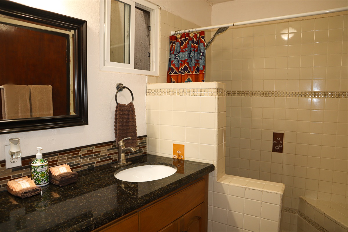 Circa Del Mar - Downstairs Bathroom