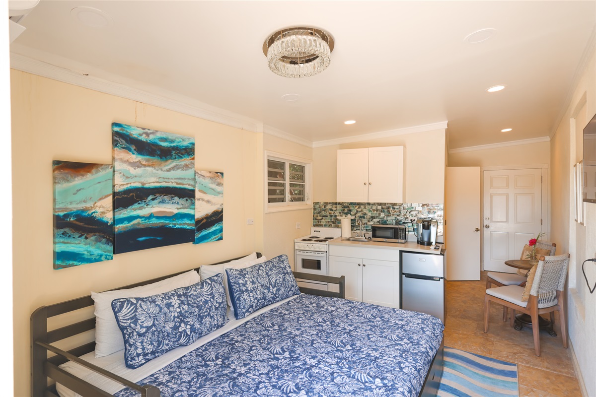 There is small kitchenette in the 5th bedroom.