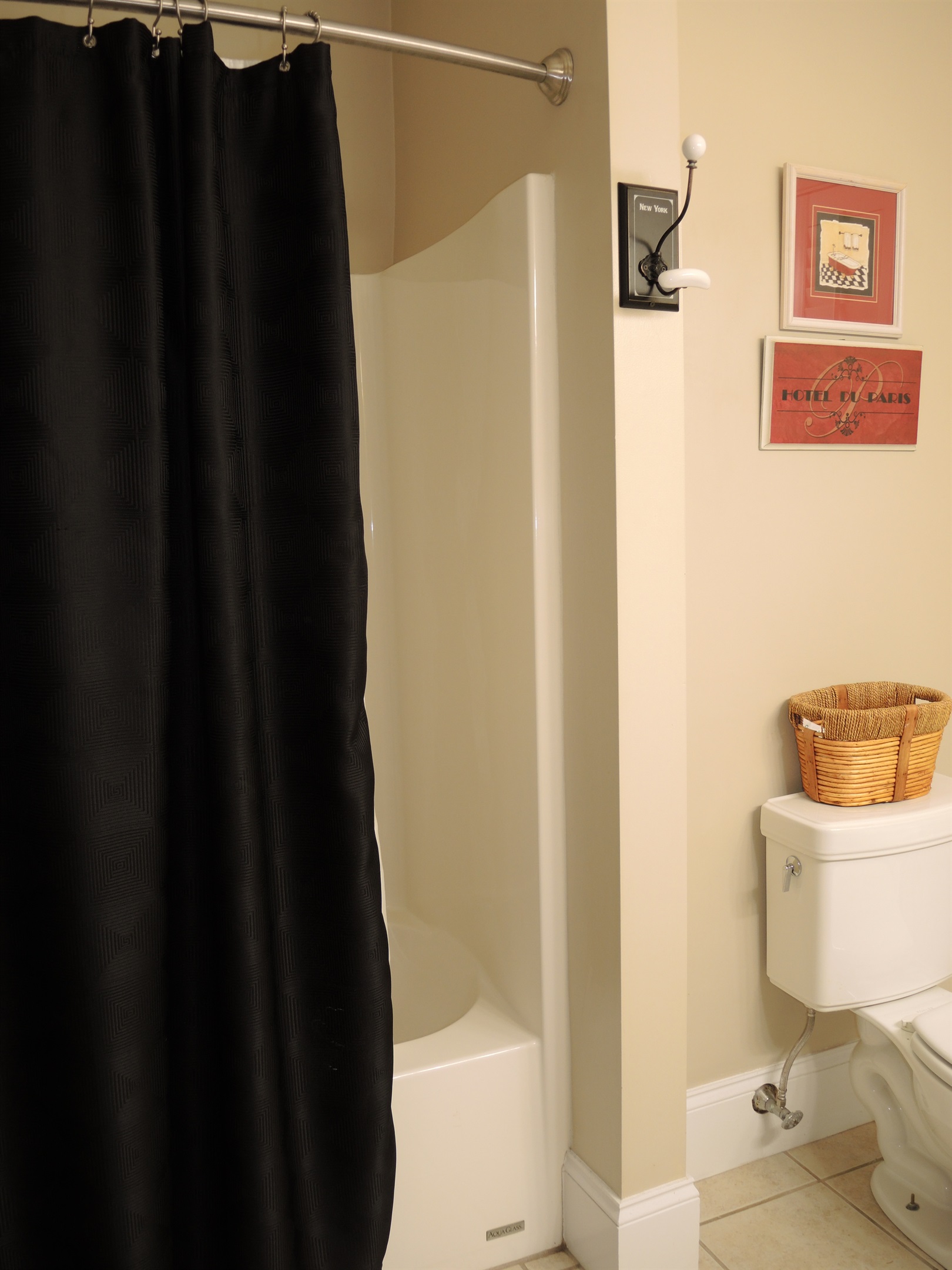 First floor bath with tub/shower