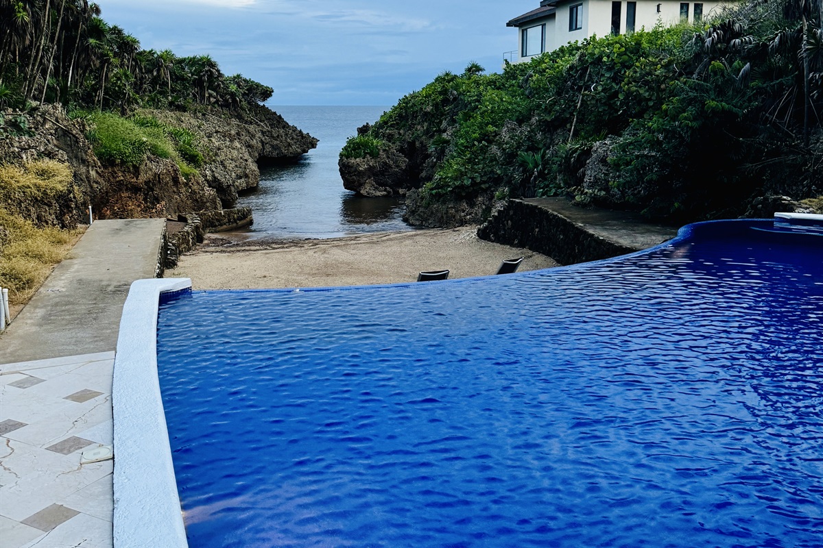 Private beach with snorkeling and diving access right out of the "keyhole"
