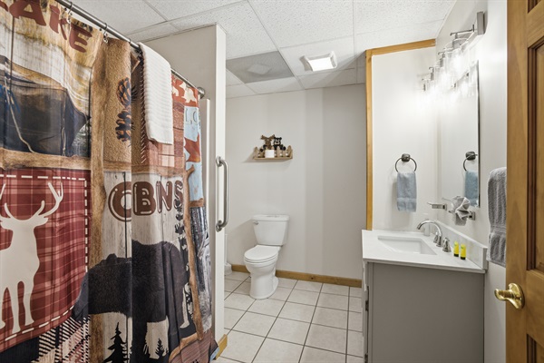 Full Bathroom #4