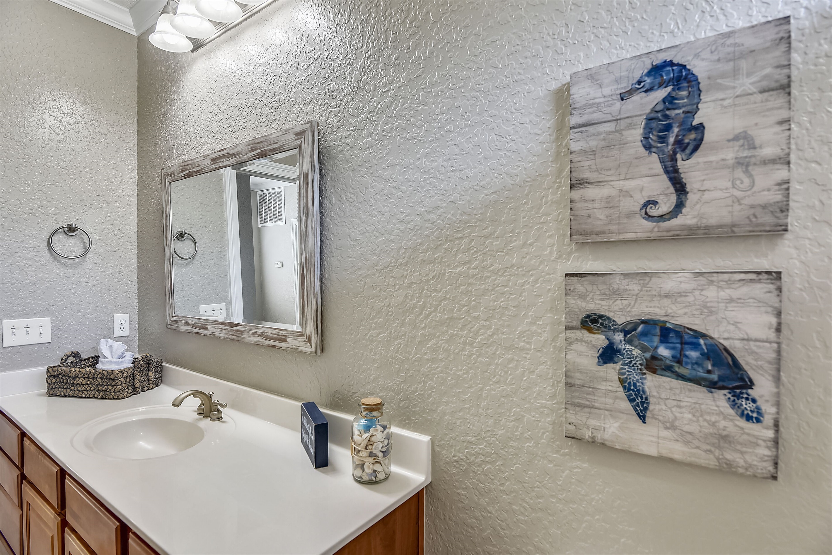 2nd floor shared bathroom