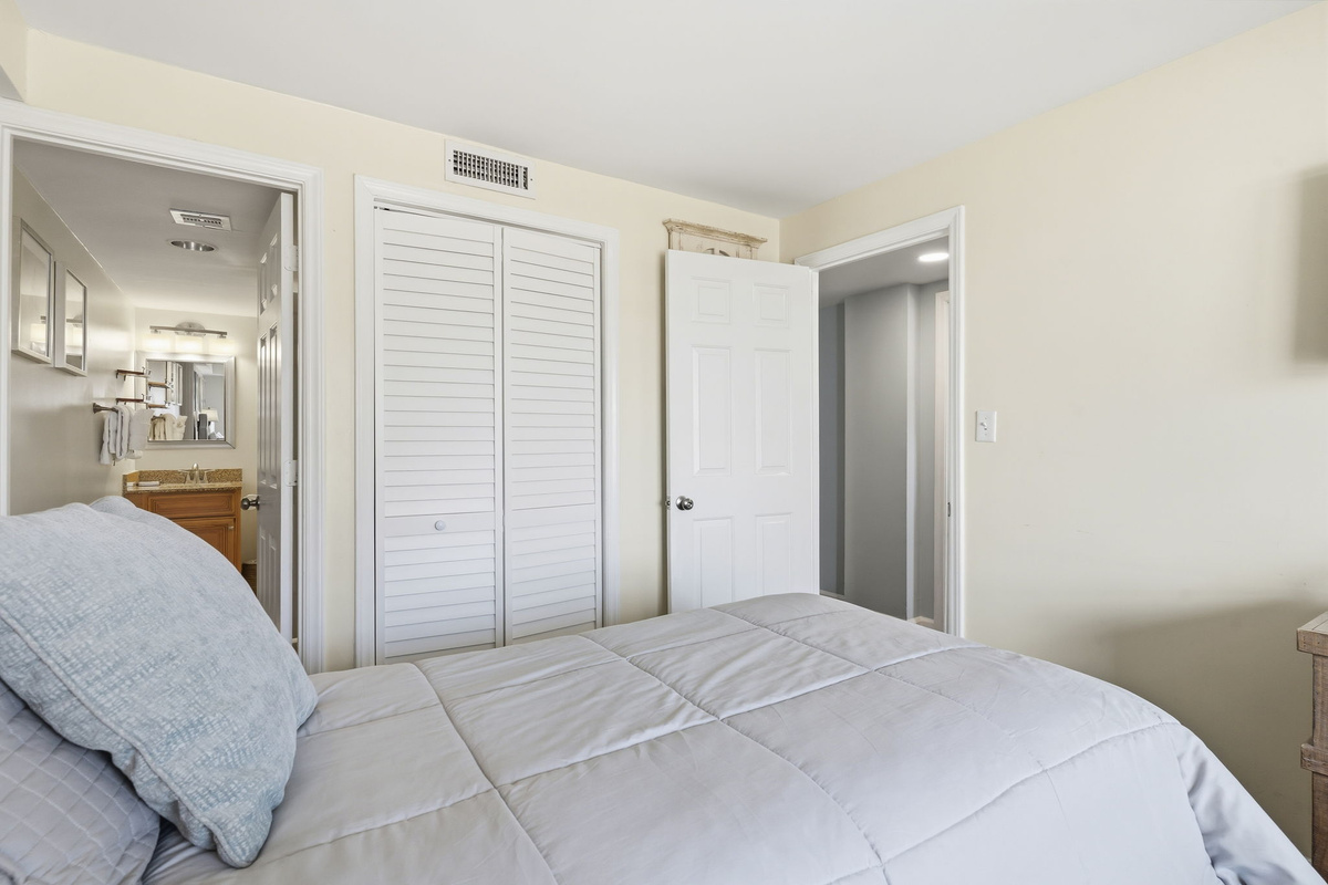 Third bedroom closet and doorway