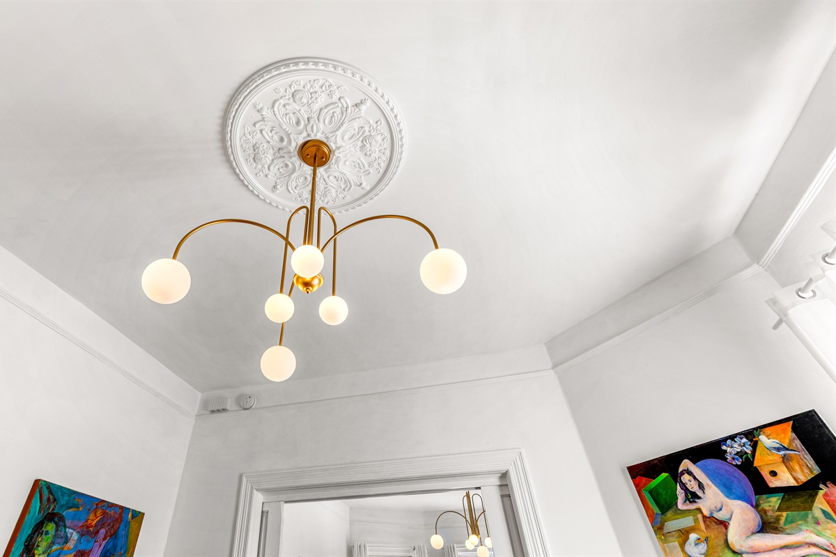 Dining Room Cieling Medalian