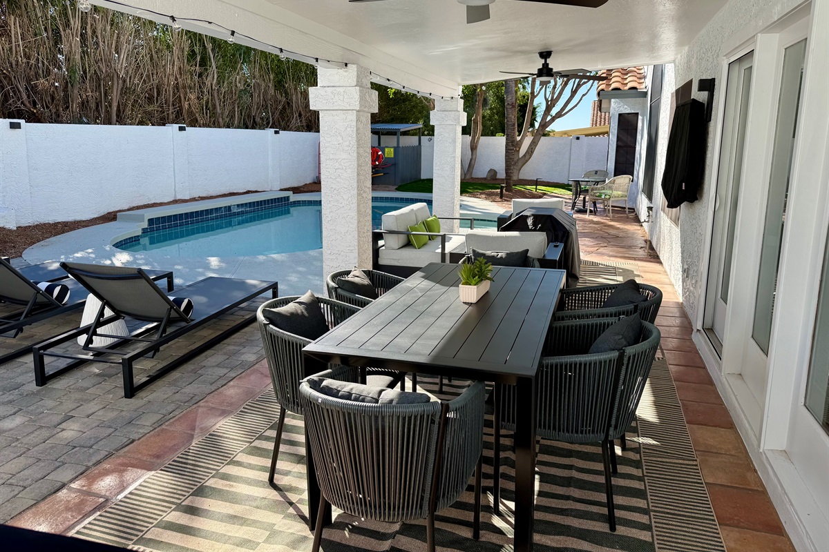 Plenty of seating for outdoor dining