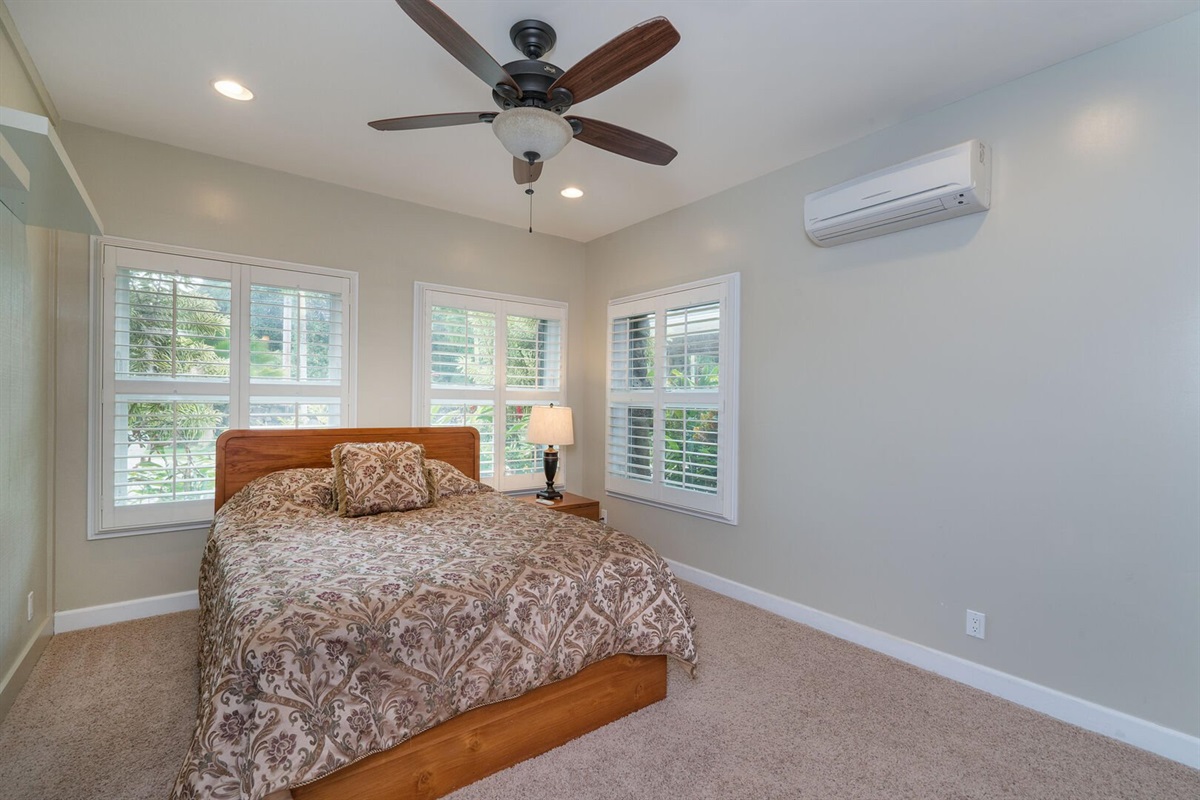 Bedroom #4 with queen bed