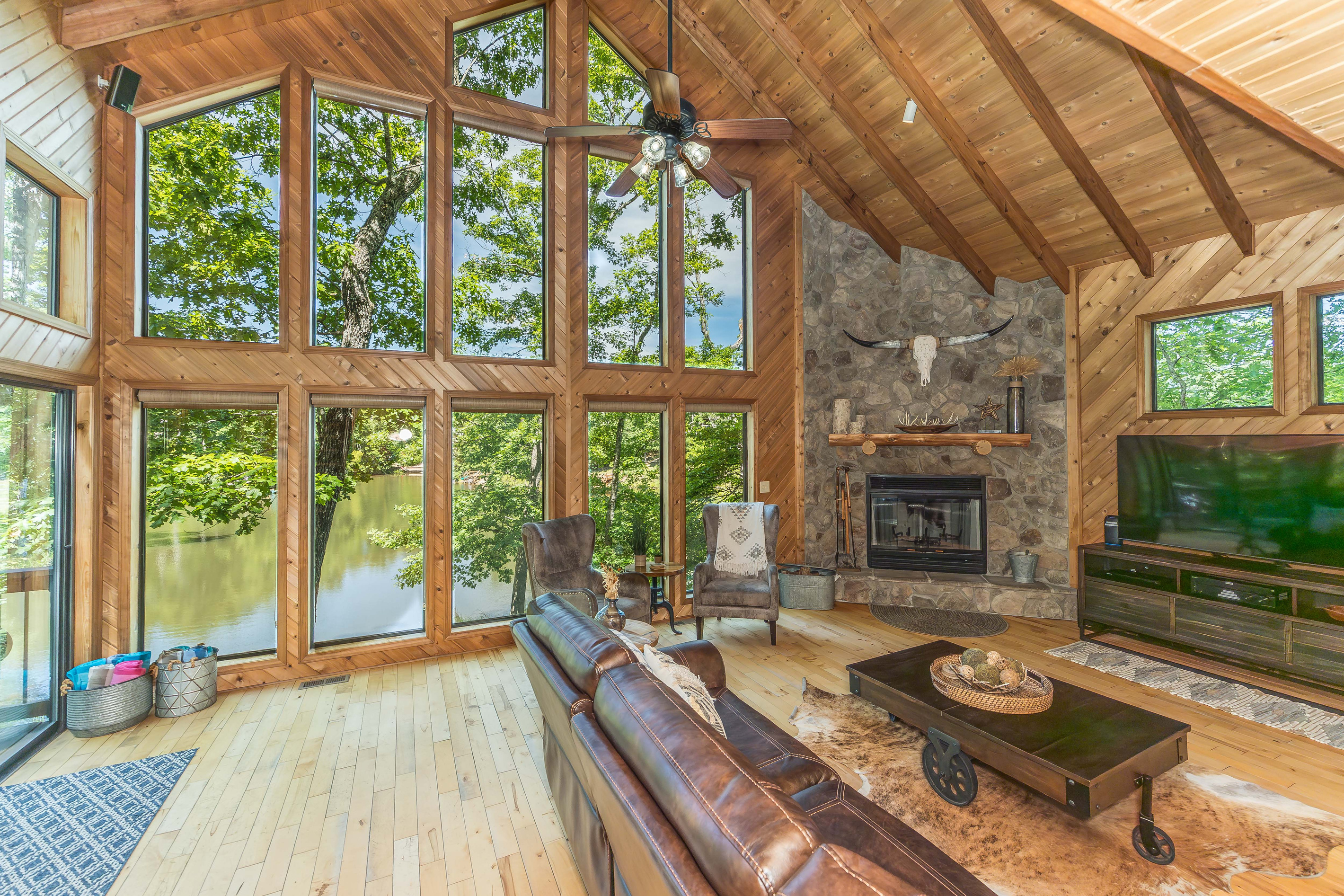 Floor-to-ceiling windows bring the lake views right into the living room.