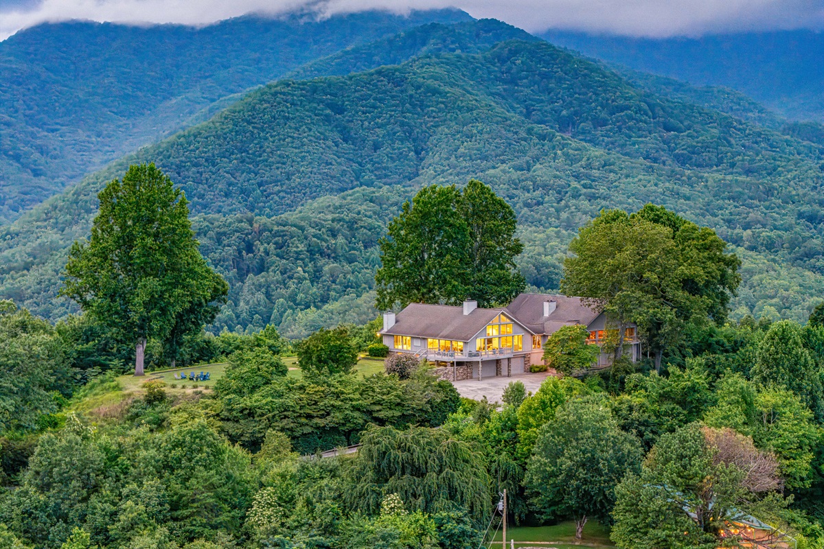 Stunning views and expansive grounds perfect for outdoor relaxation and fun!