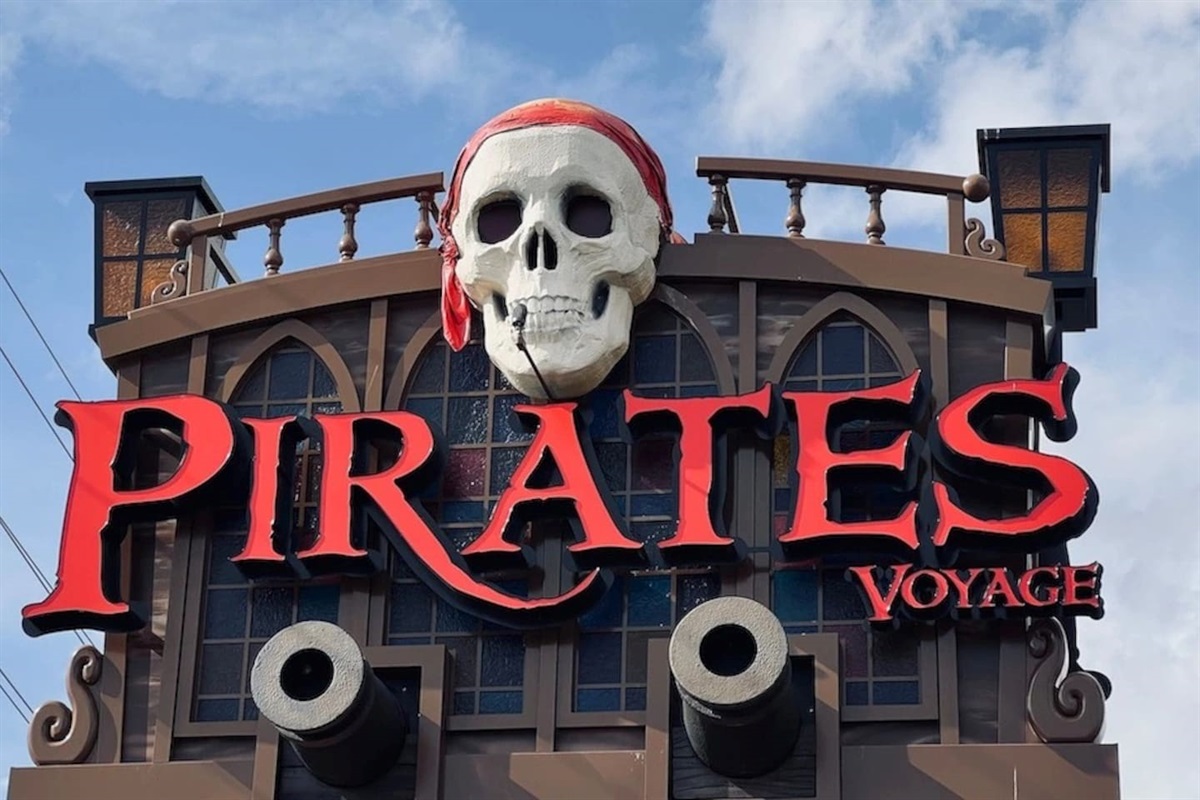 Pirates Voyage Dinner & Show - 5 min from Tidewater