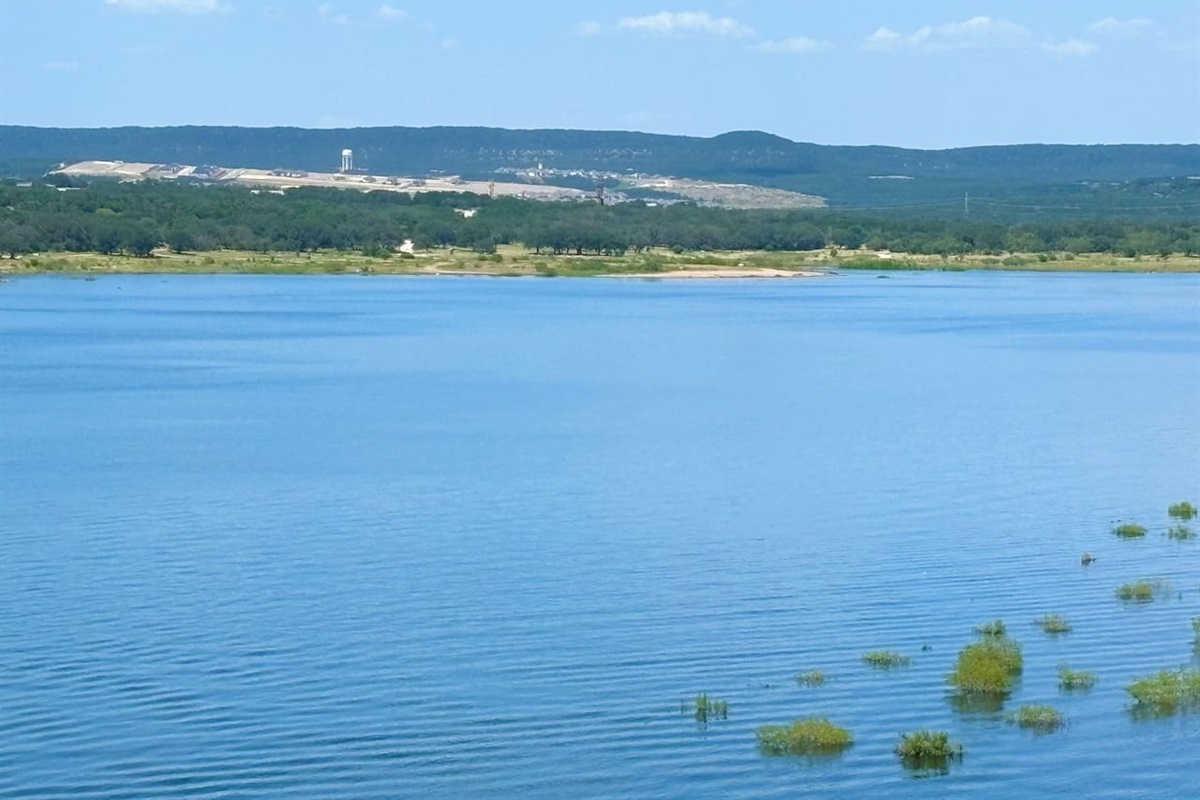 Beautiful Lake Travis & Hill Country Views from Patio