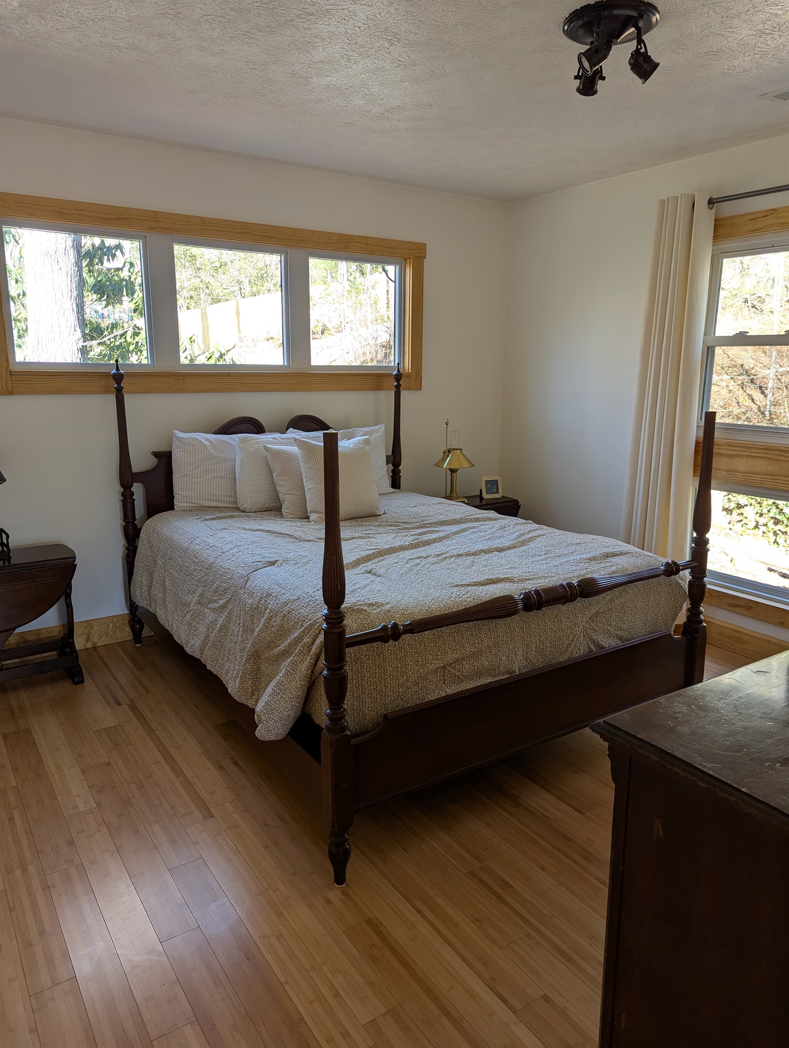 Bedroom Two - Queen
