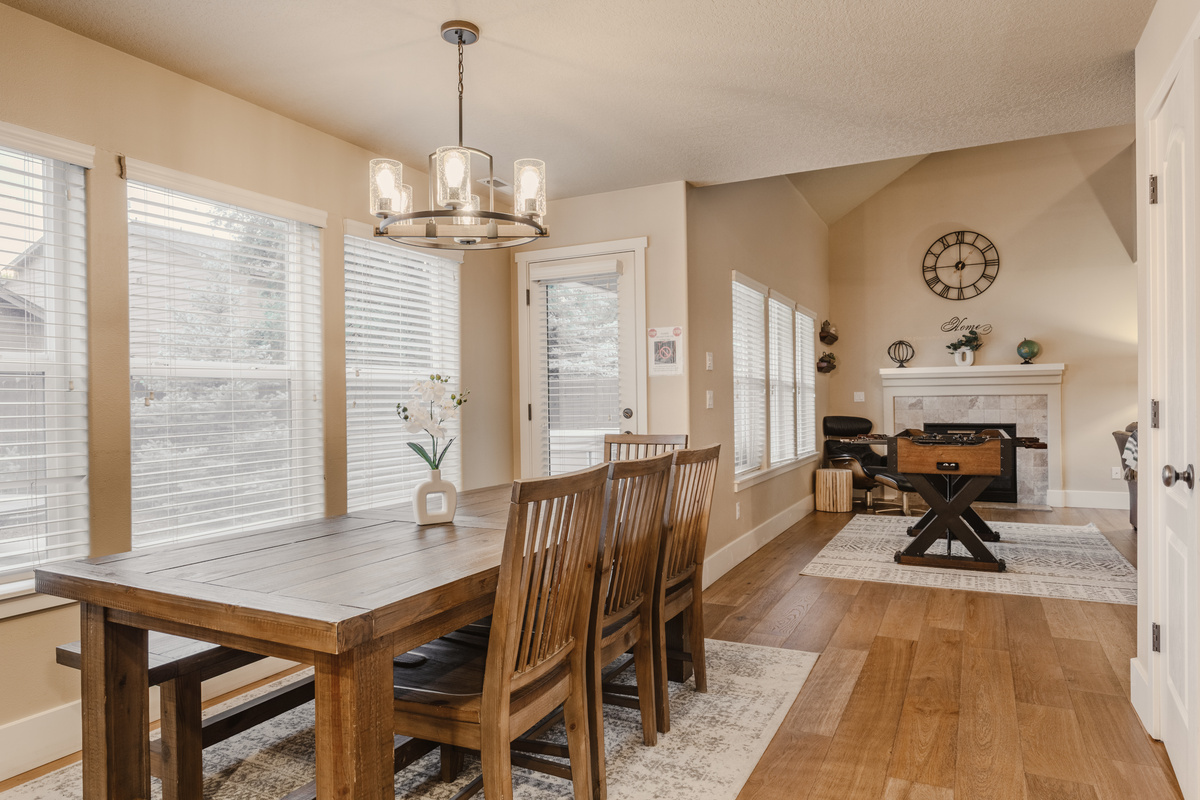 Spacious dining room for long meals and good conversations.