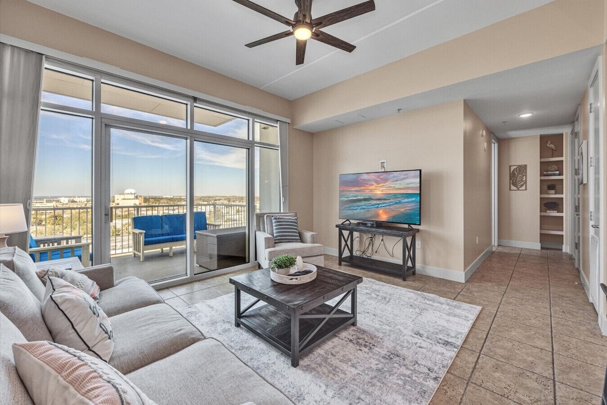 Unwind with panoramic views from inside the unit!