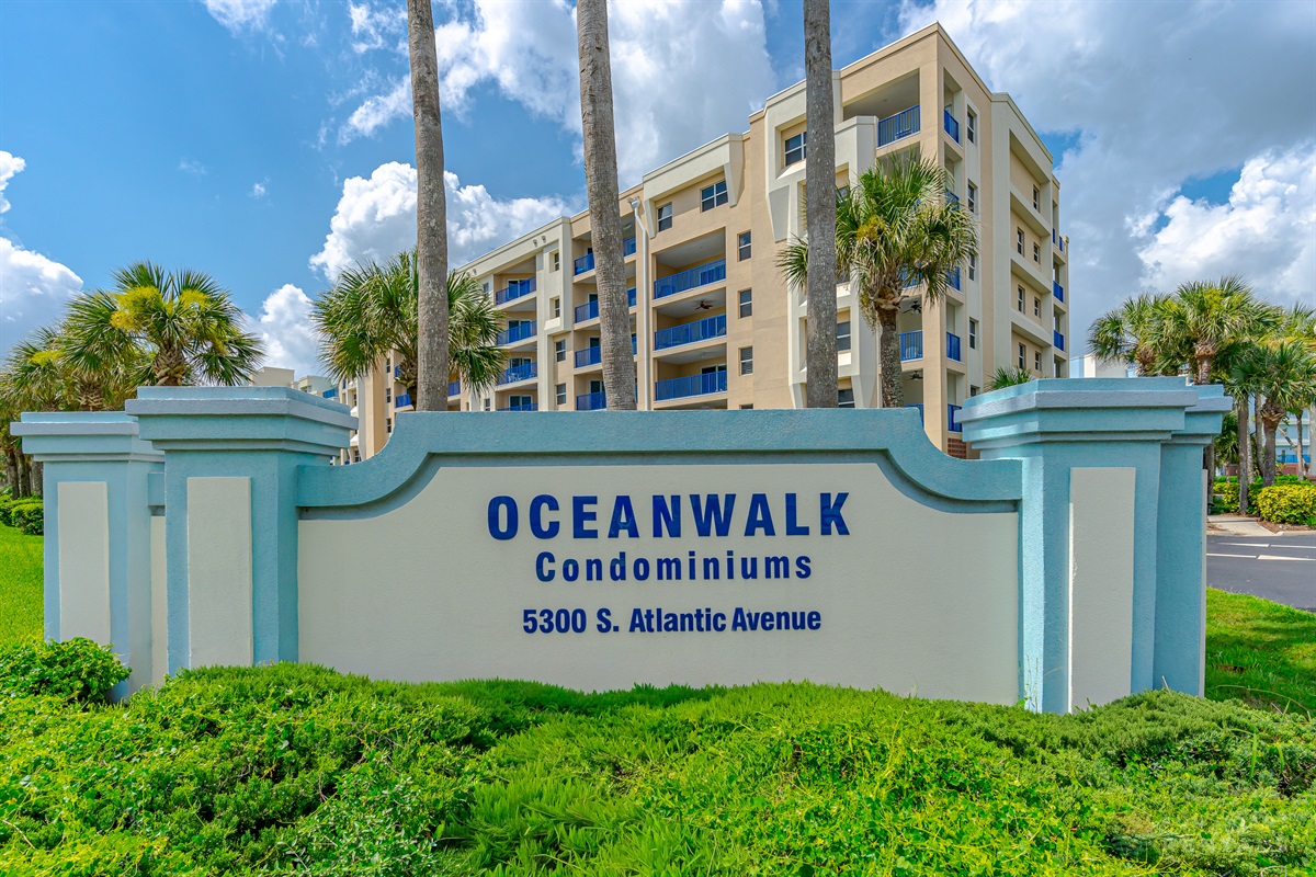 Welcome to Oceanwalk! With top-notch resort style amenities and close proximity to the beach!!