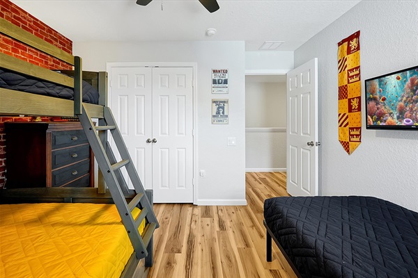 Harry Potter room with Smart TV