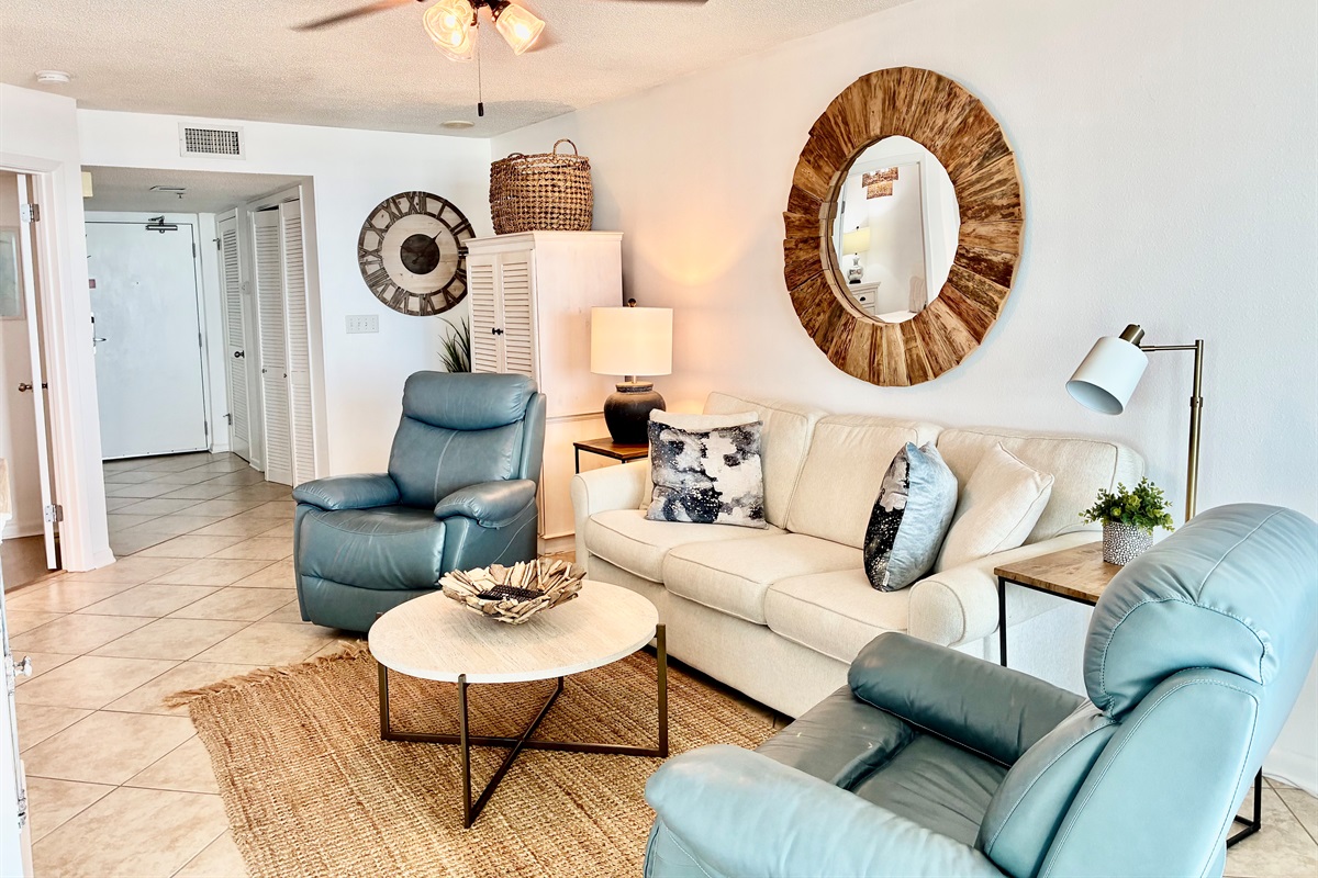 Spacious living room!