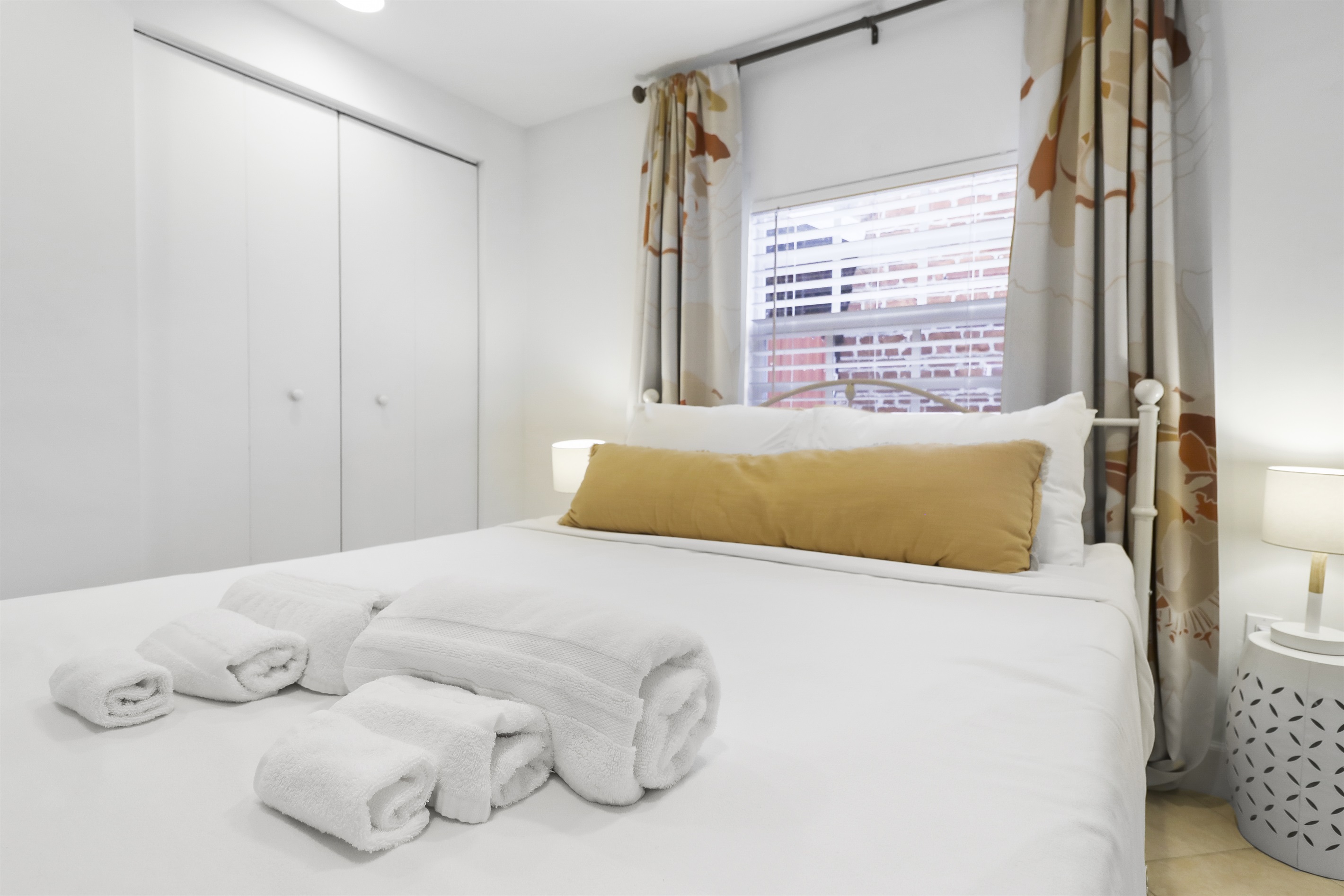 Spacious Designed House -Palm Wave Stays 6