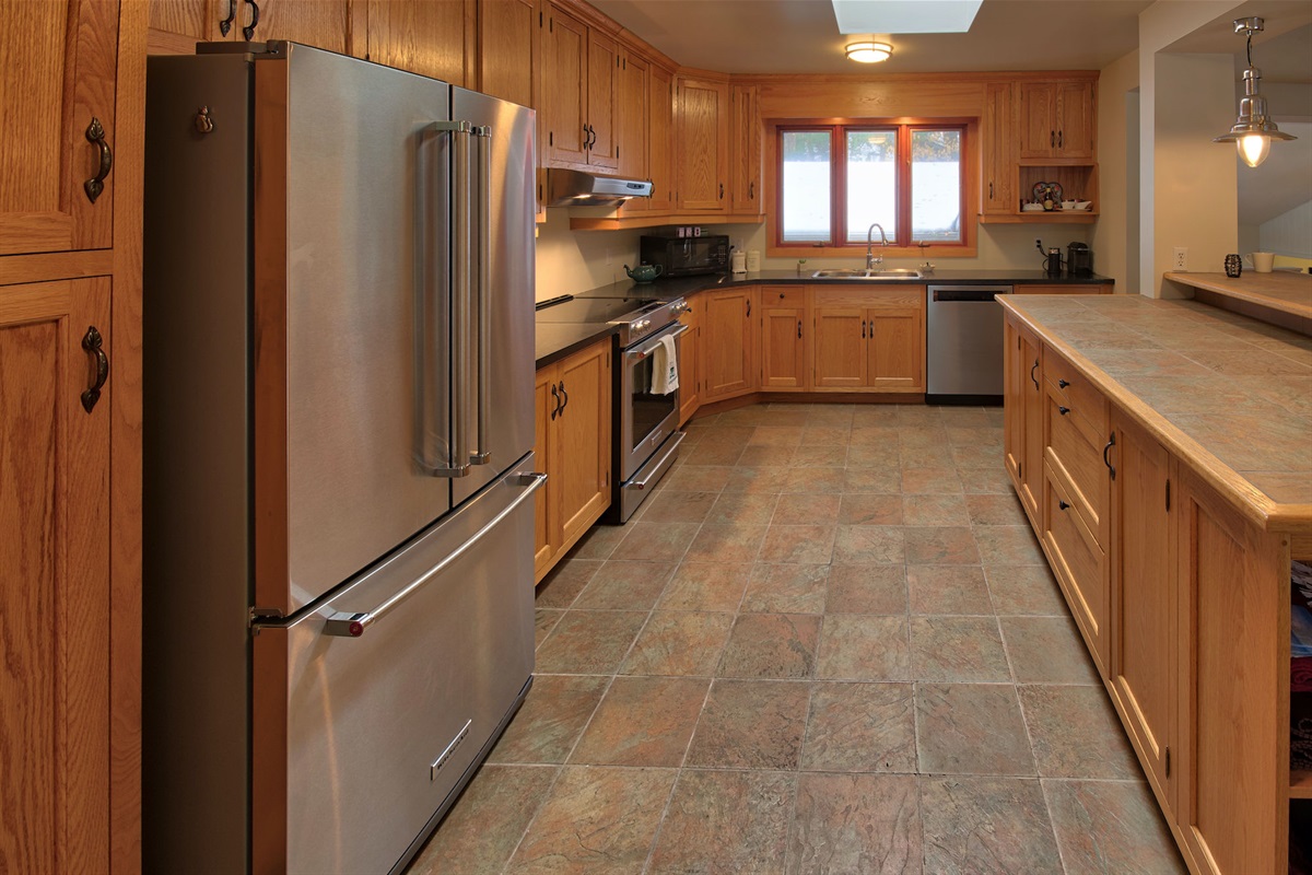 96b004ae27a14842ad942d4b61b76f94 Large