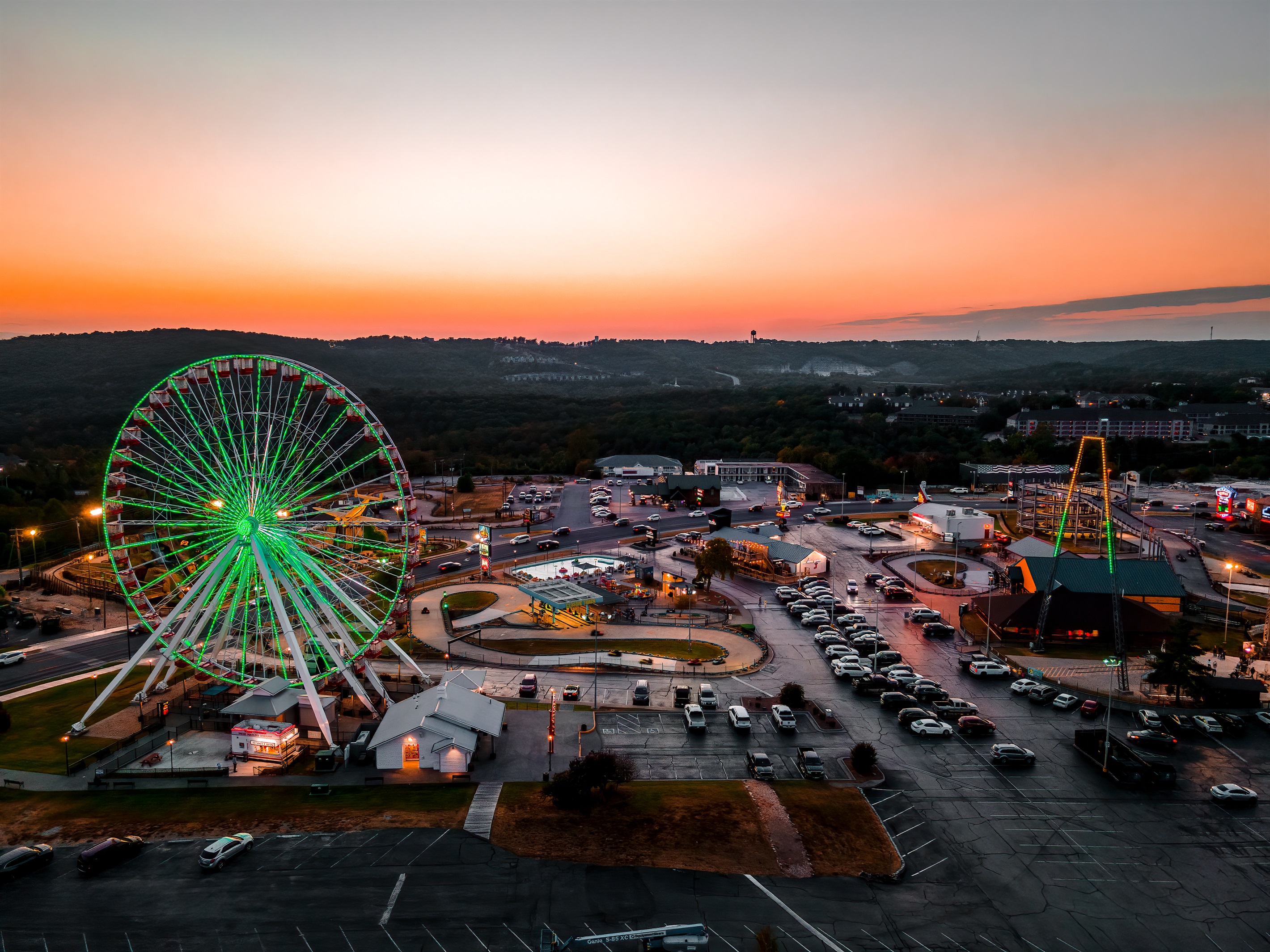 Only a 10-minute drive to the vibrant Branson Strip from your cozy cabin