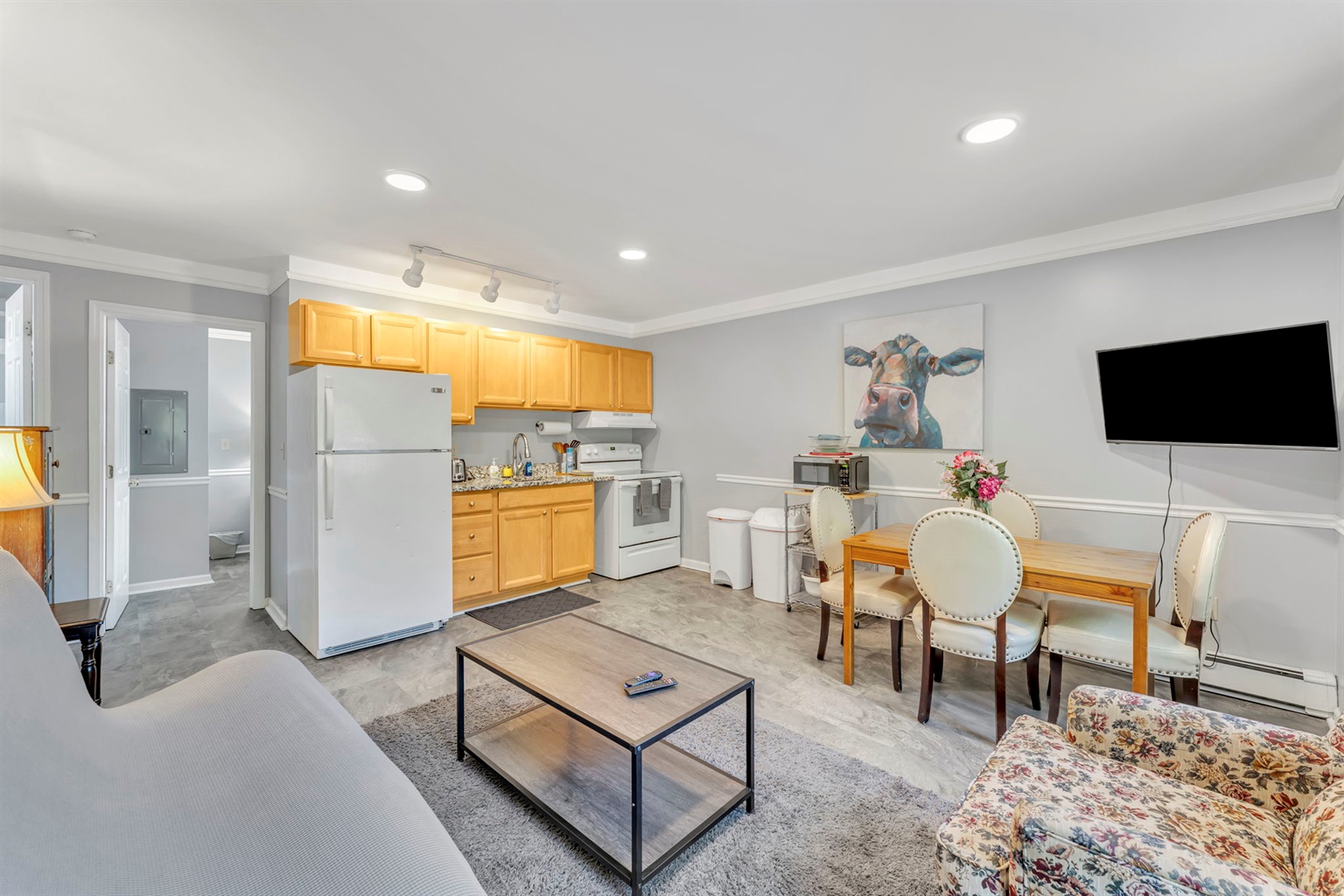 Creamery Apt 5 seating , dining & kitchen