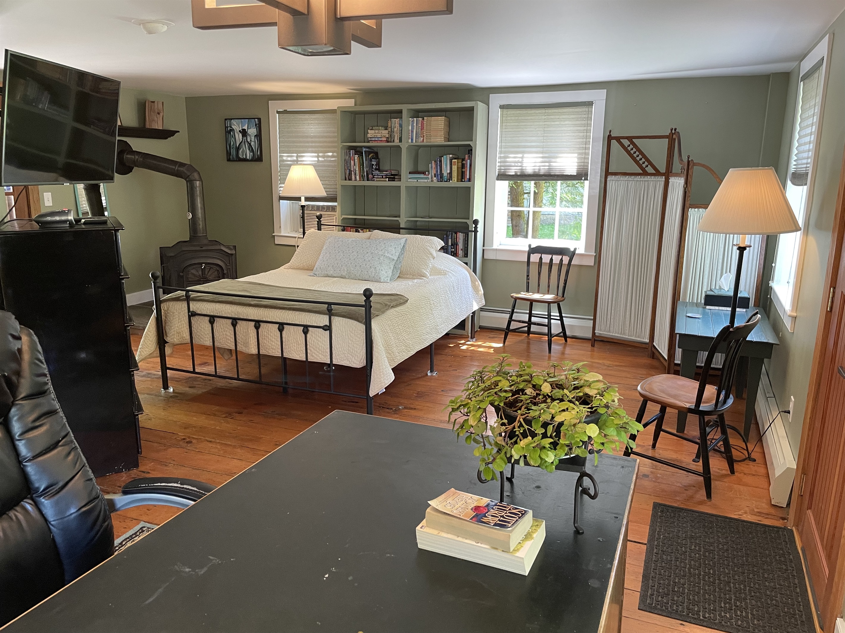 1st Floor Queen Bedroom w/ desk area, work from anywhere!