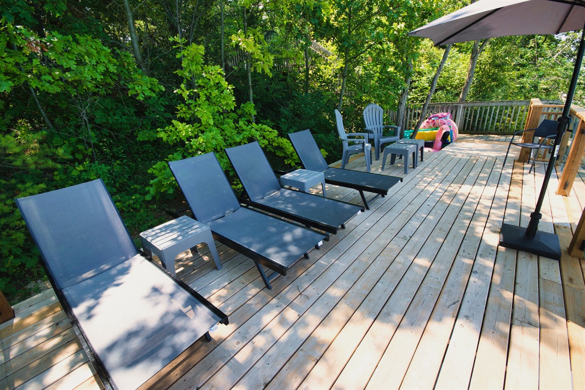 96bf1be7a0e8499e850f7f6945bda4fc Large