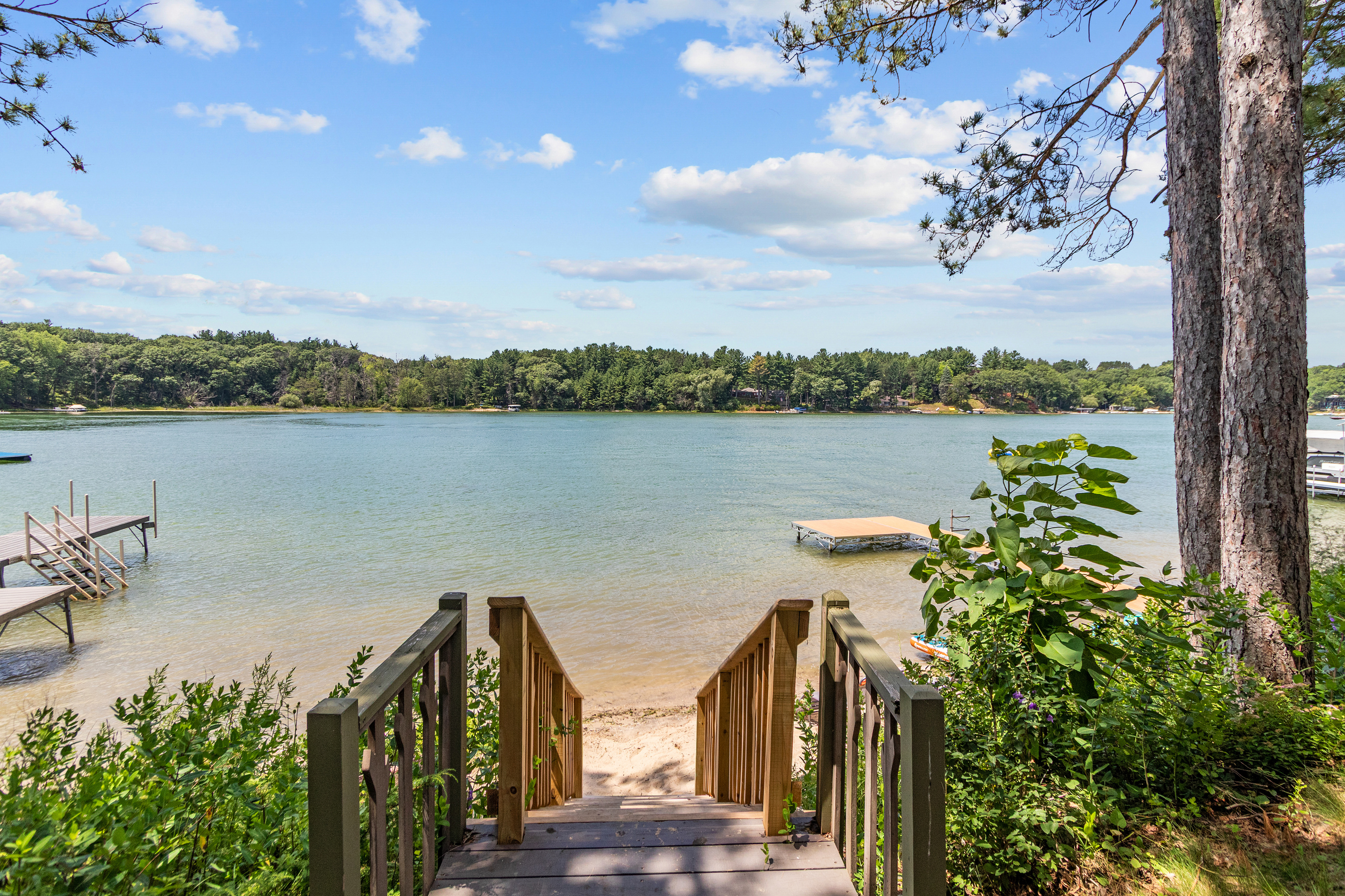 The lake is just a few steps away, making it easy to spend your days swimming, kayaking, or relaxing by the water.