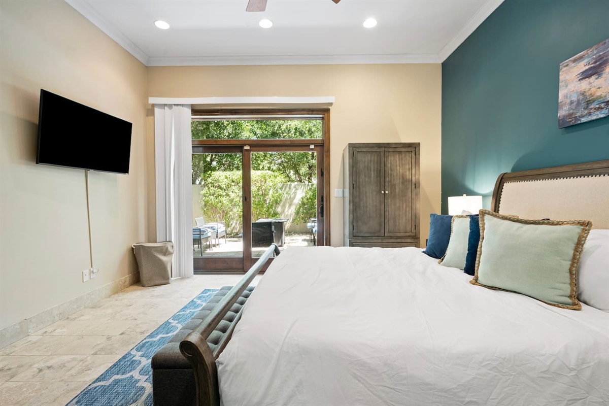 7BR+ Bonus Room Phoenician Mansion w/ Hot Tub&Pool-Heat Avail! — 7BR+Bonus Room Phoenician Estate • Heated Pool + Hot Tub, Phoenix, Arizona — photo 32