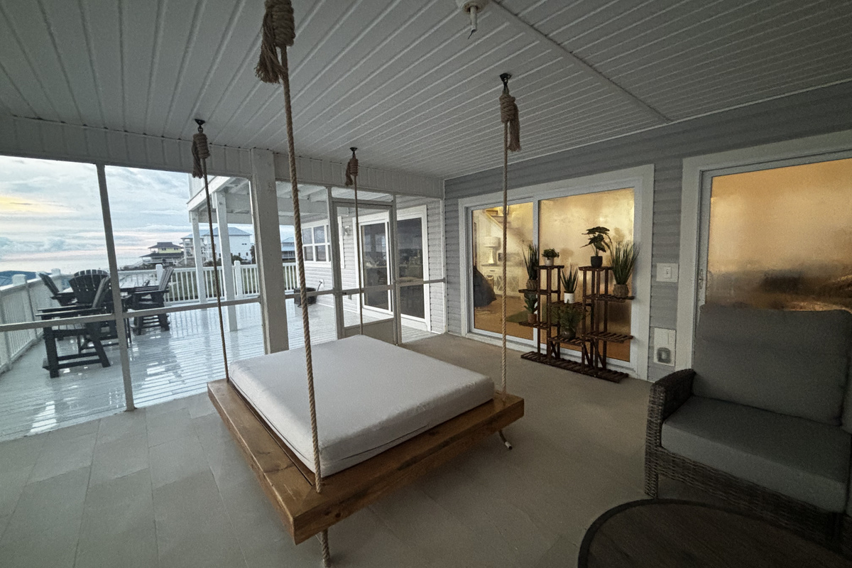 Such a relaxing place to enjoy the sound of the waves!