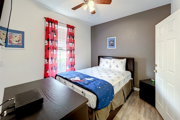 1st Floor Queen Bedroom