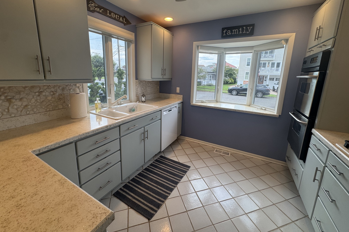 Kitchen_Sink_Bay_Window_Countertops