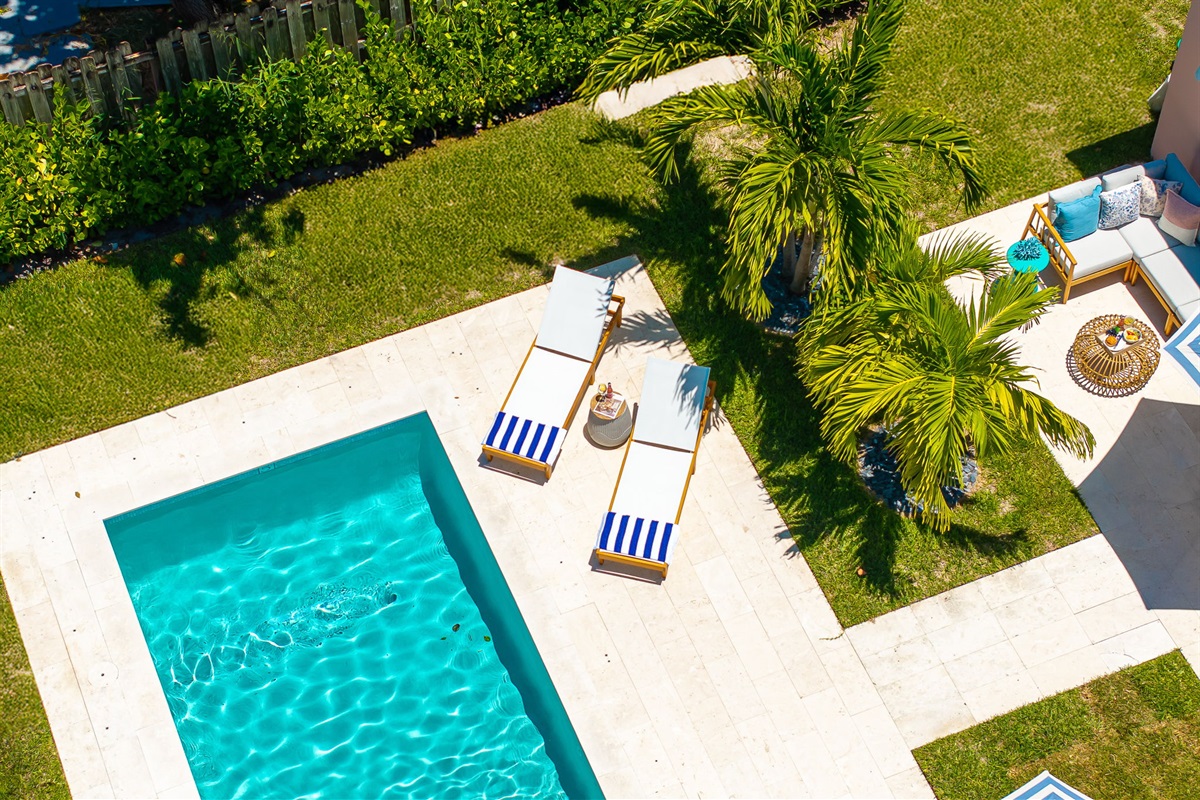 Your private tropical oasis awaits. Lounge poolside, dine al fresco under the palms, and soak up the Palm Beach sun in complete style and seclusion at The Coral Cabana.