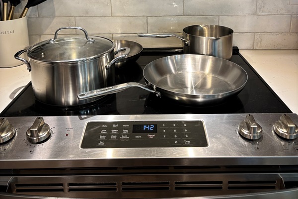 Enjoy culinary bliss with our Premium KitchenAid cookware