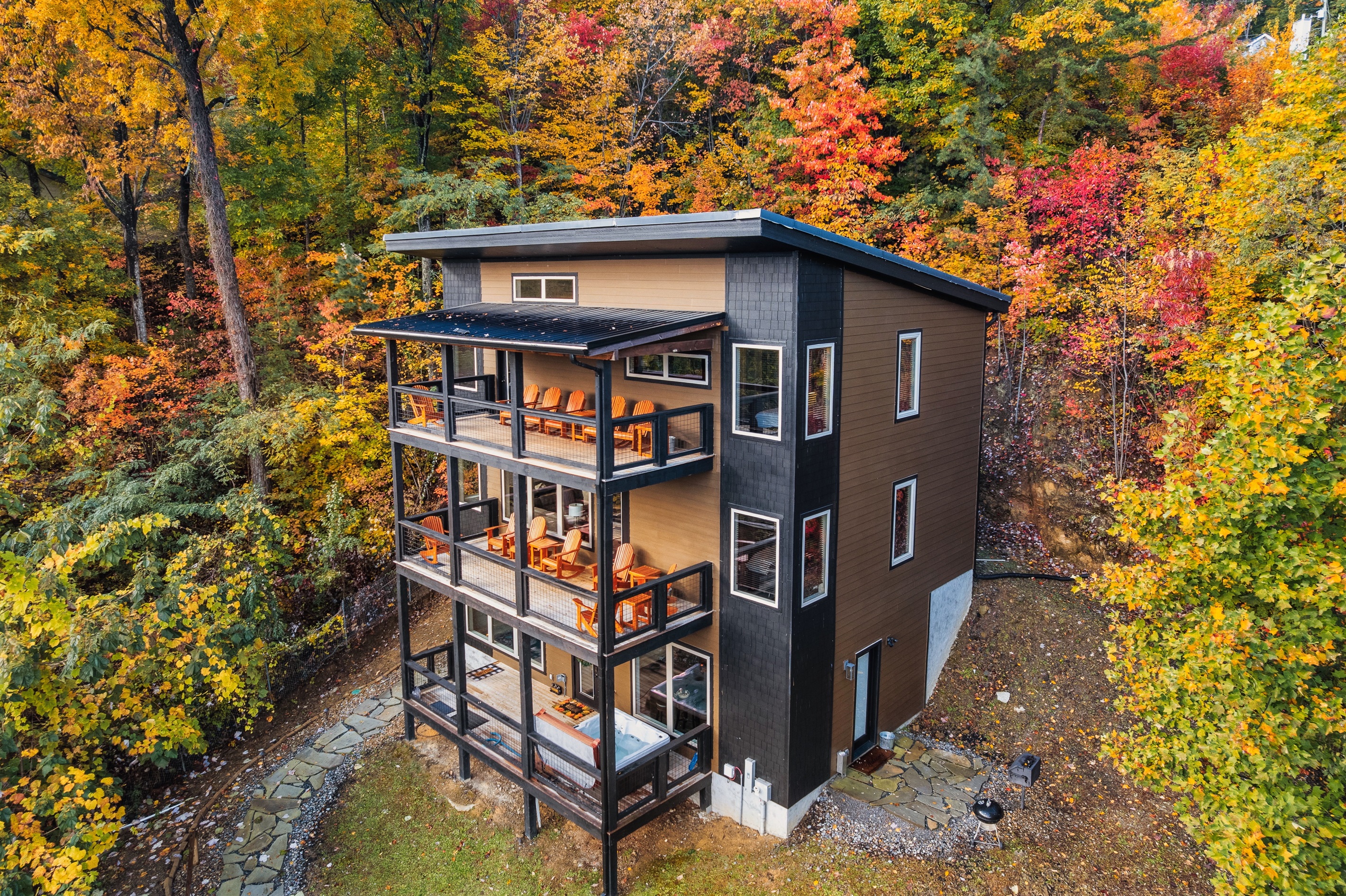 Welcome to Chalet Mountain Swim. A spacious and luxury cabin that is both private, and in close proximity to downtown Gatlinburg. 