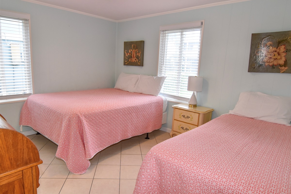 1 Queen & 1 Twin in 2nd Bedroom