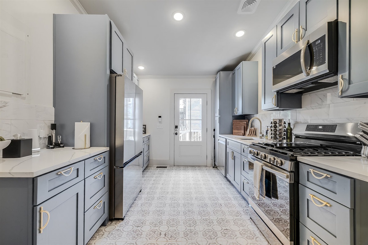 Full Kitchen