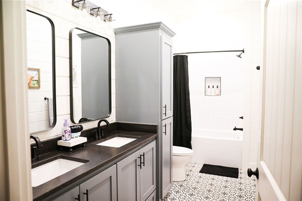 Spacious Master bath 2