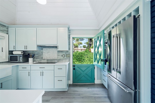 CLASSIC DUTCH DOOR