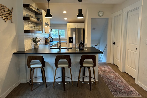 Enjoy a leisurely meal in the fully equipped kitchen.