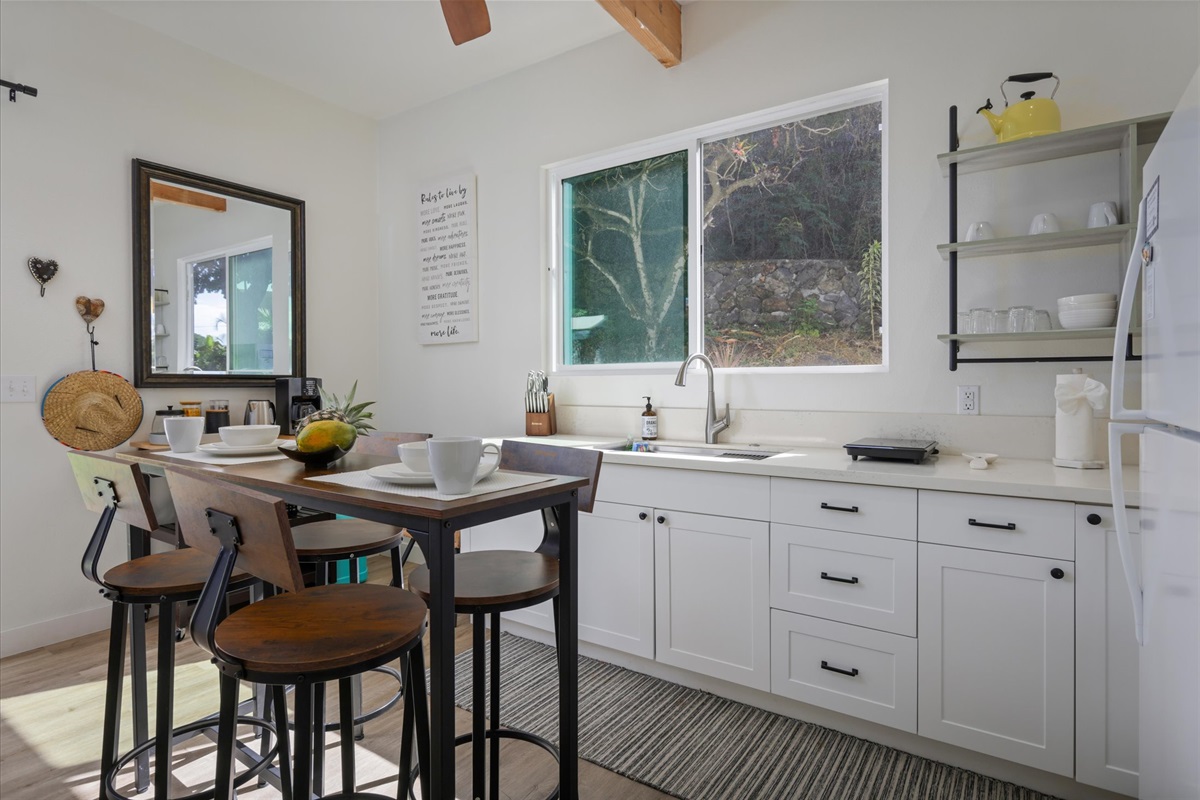 Fully equipped kitchenette 