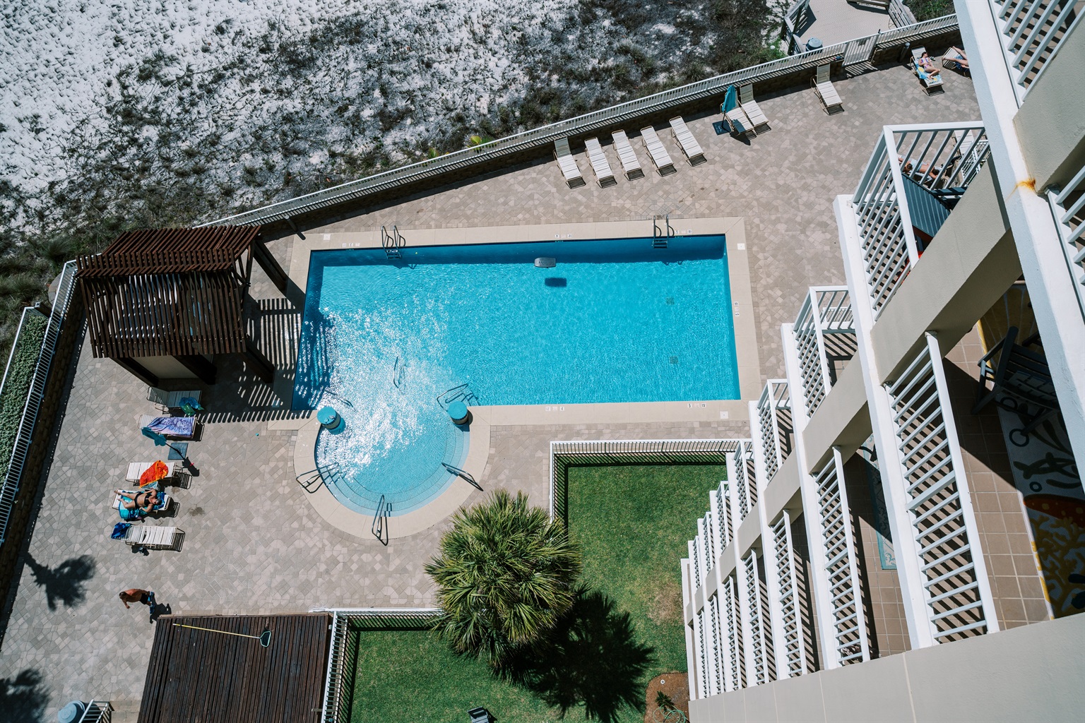 Sunshine + Pool = HEAVEN. Includes lounge chairs!