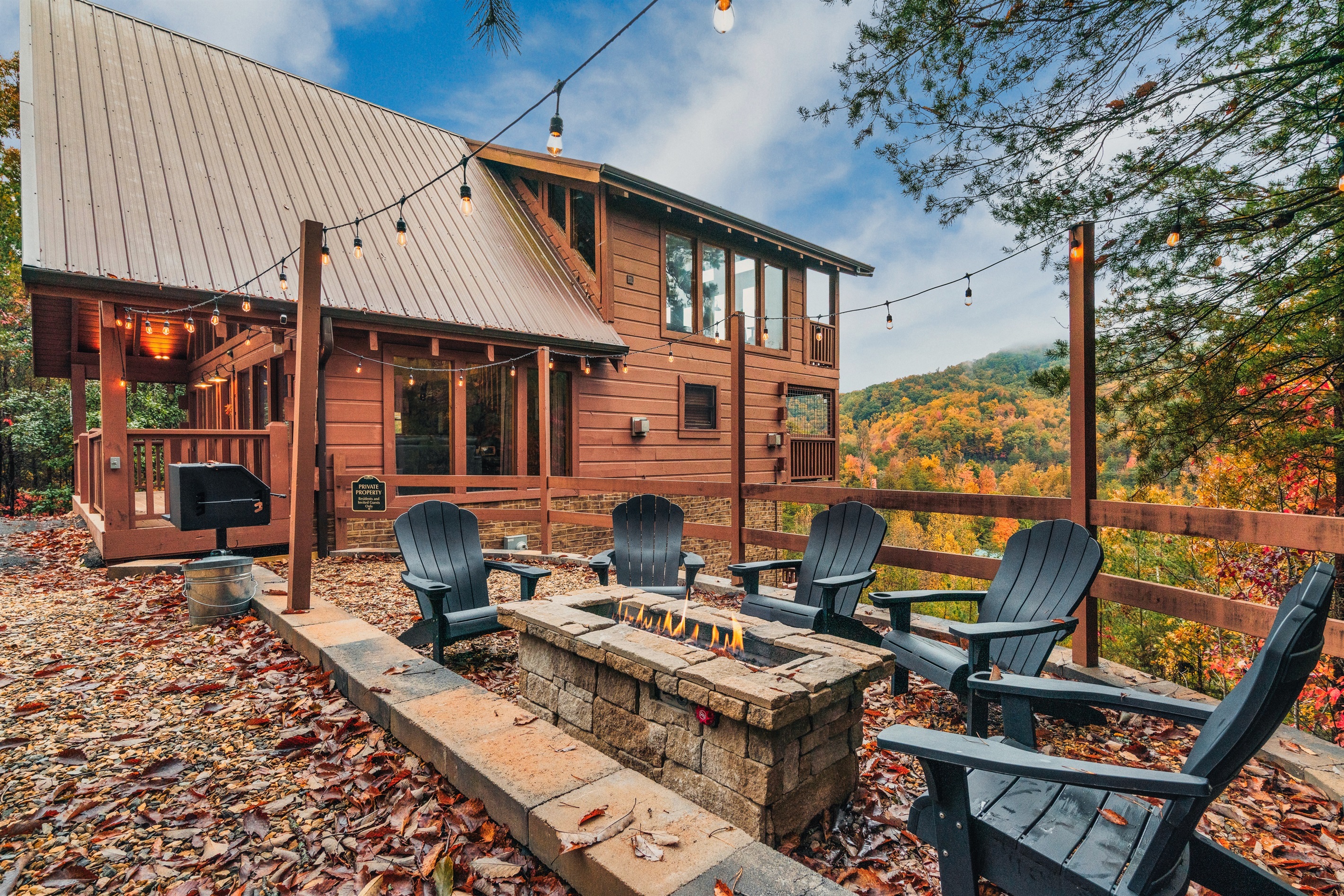 Spend your evenings by the glow of the propane fire pit, breathing in the fresh mountain air and soaking up the view. When it’s time to eat, the charcoal grill is ready for cookouts and marshmallow roasting.
