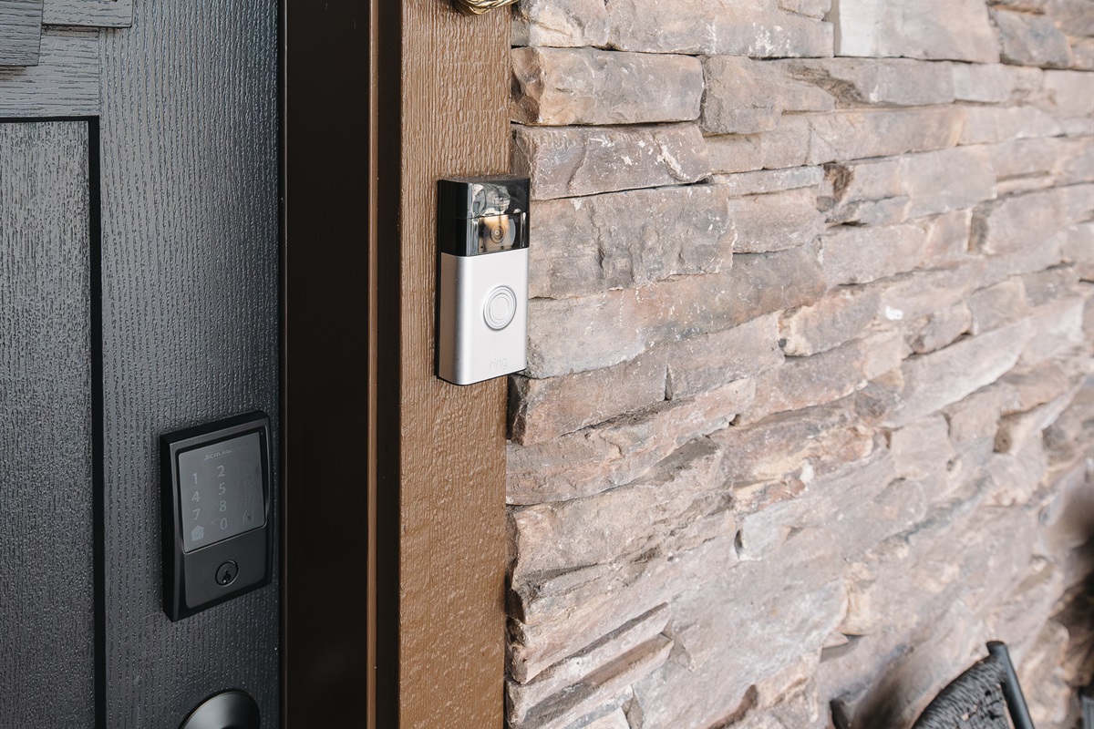 Keyless entry makes arrival easy at Attiwood Ridge. Enjoy a private, secure mountain condo with charming exterior details—perfect for couples and families seeking a stress-free Pinetop getaway.