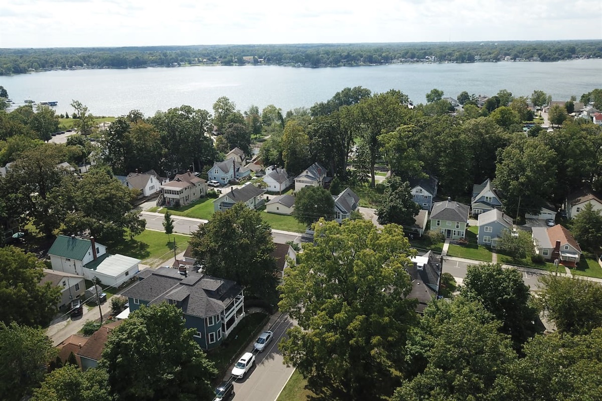 Wanderer's Rest is centrally located less than a half mile to Village at Winona, Grace College, Winona Lake, Limitless Park and Trail System.