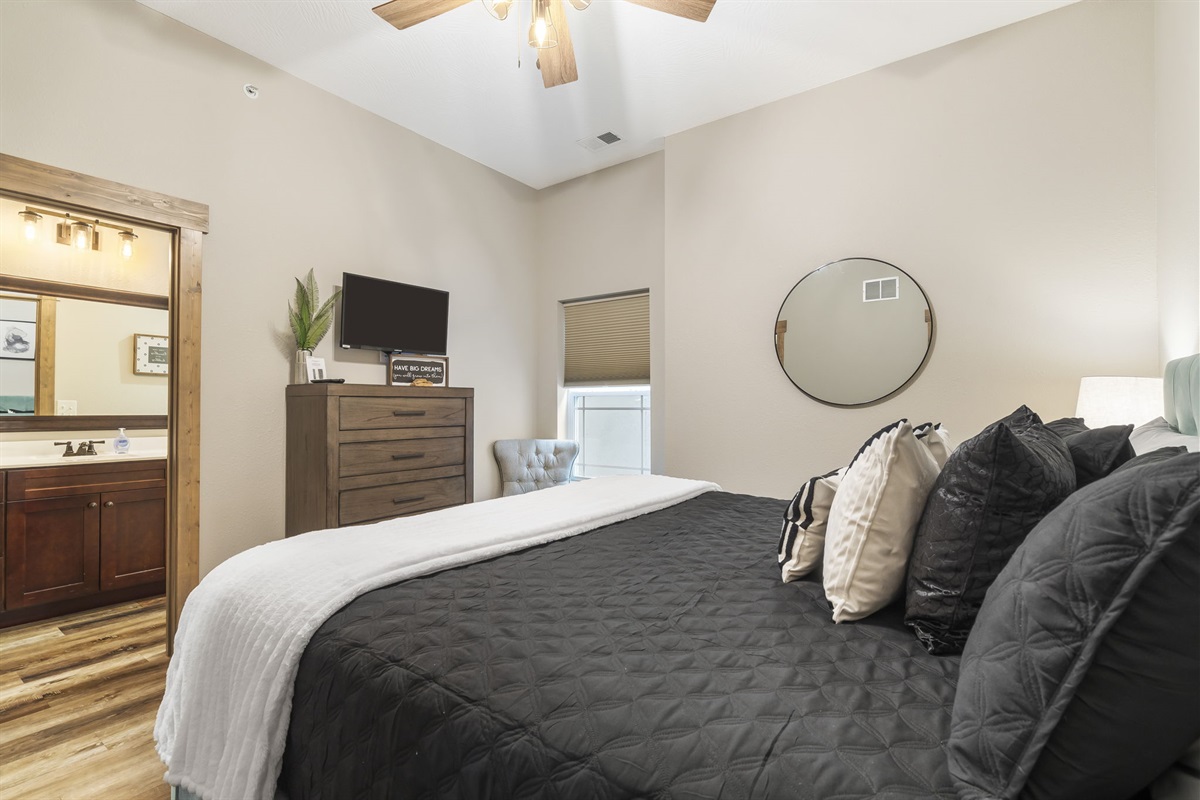 Lower level King bed #2 with ensuite bathroom