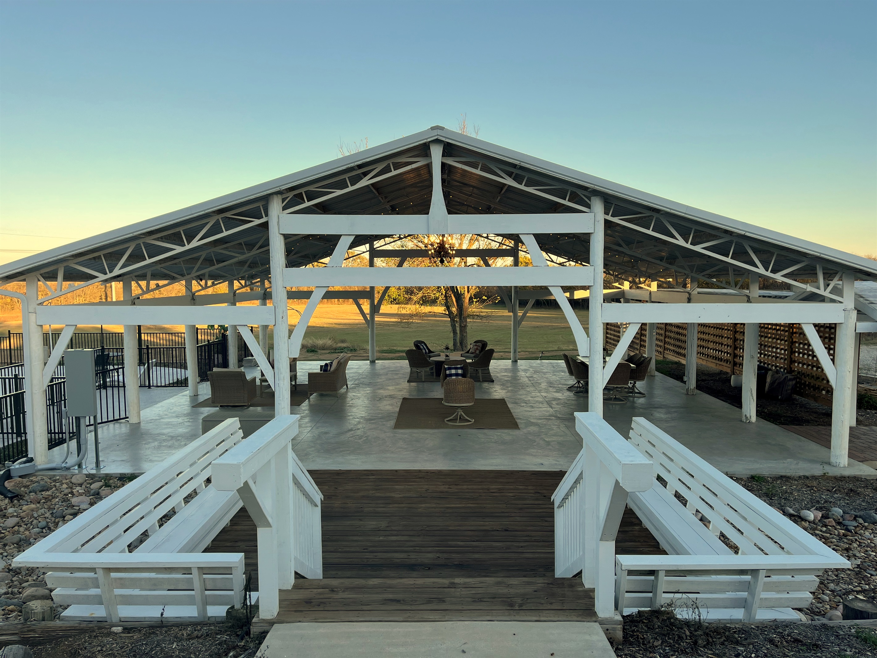 Welcome to the pavilion at sunset, look at the valley!