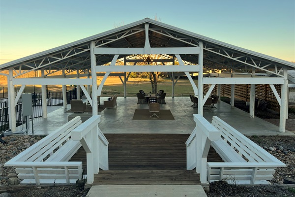 Welcome to the pavilion at sunset, look at the valley!