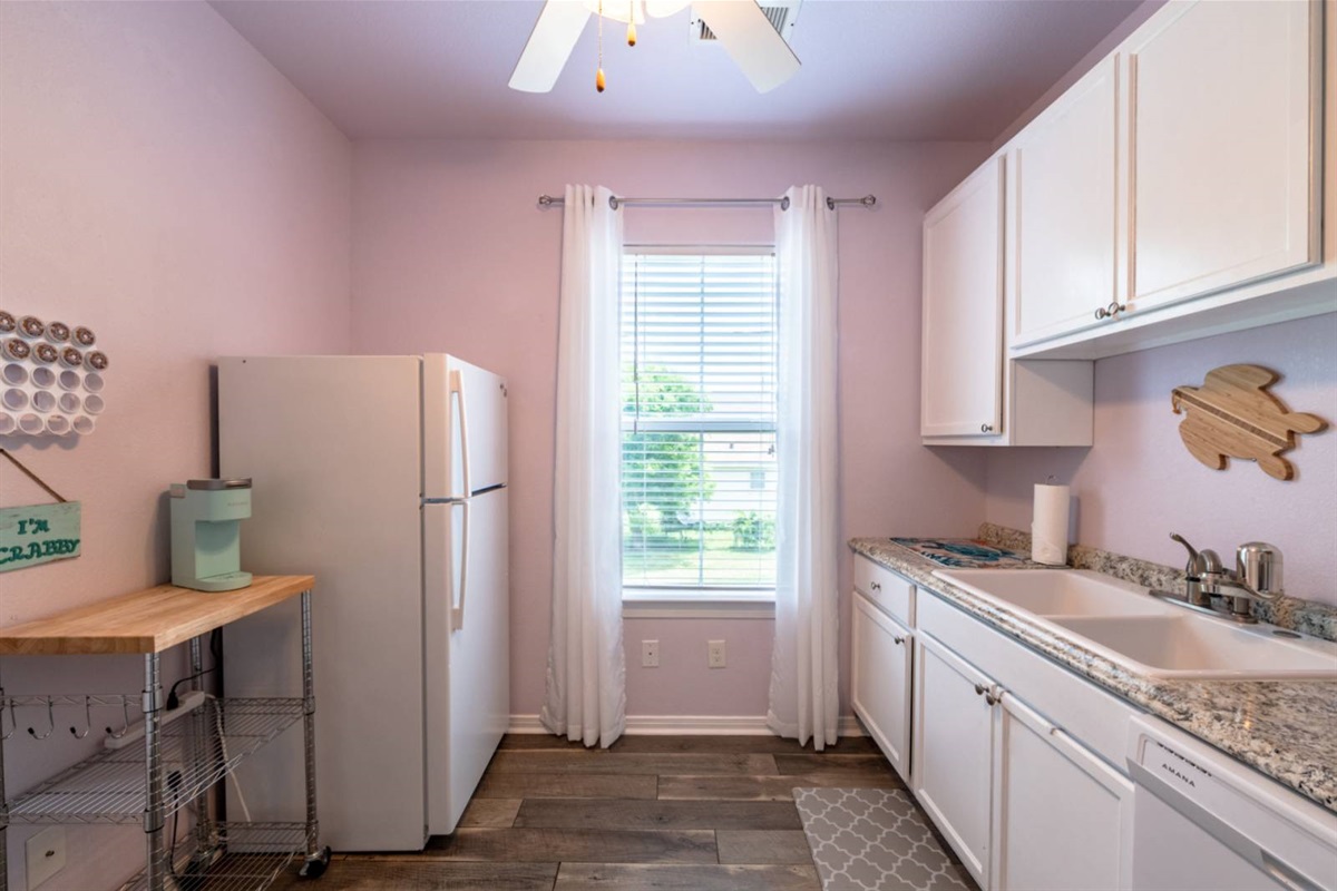 97d6d447d05948a4a6c0b59fb9d49af1 Large | Beachhouse | Texas | TX | Vacation Homes | Galveston | Crystal Beach | Kokomo | Breezy Days | Beachfront Elegance | Sunrise Serenity | Southern Sands Property Management, LLC