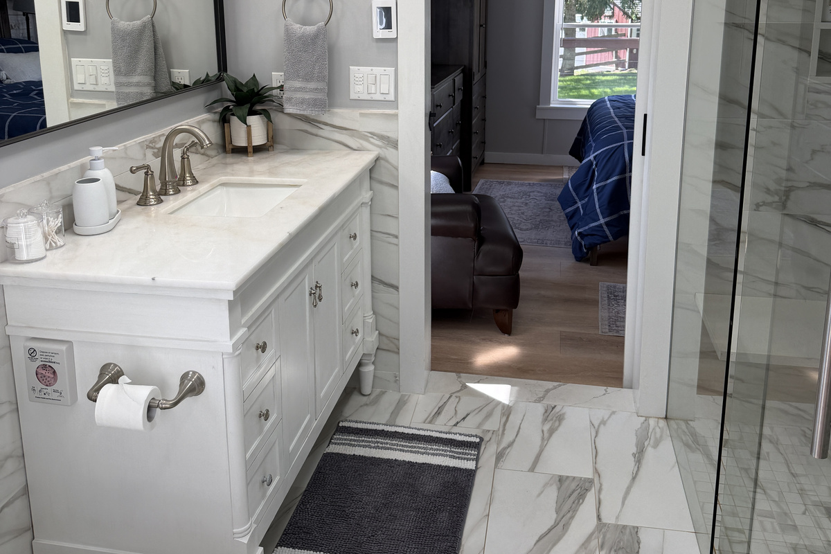 Ensuite bath off King bedroom