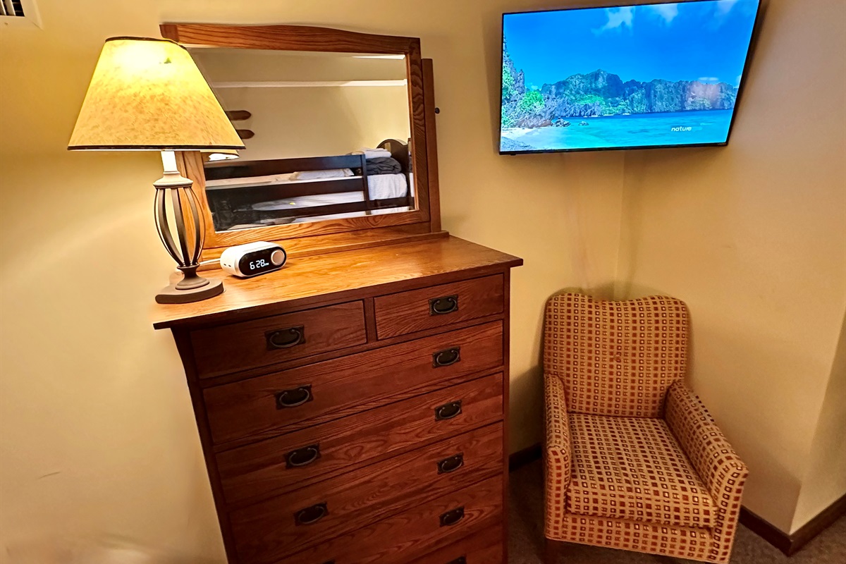 Second bedroom has its own Smart TV w/ full cable lineup & HBO movie channels.